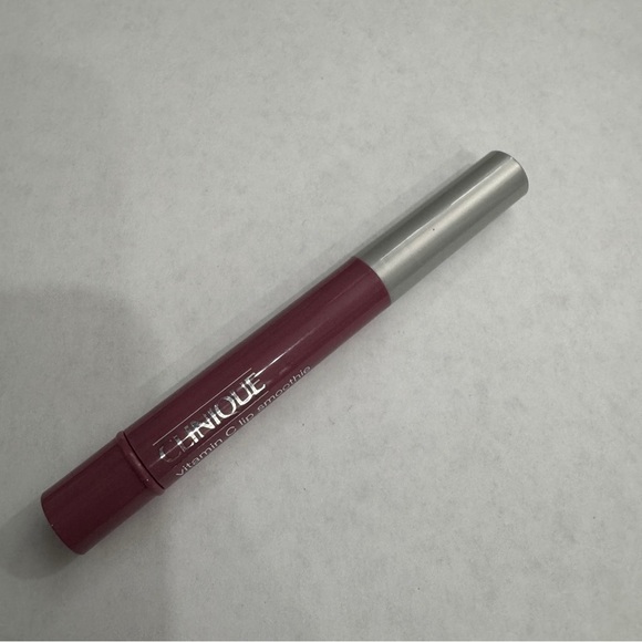 Clinique Vitamin C Lip Smoothie Strawberry Bliss - Picture 1 of 3
